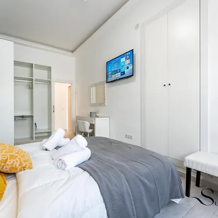 Location, 50m From The And Resaurants Apartment *