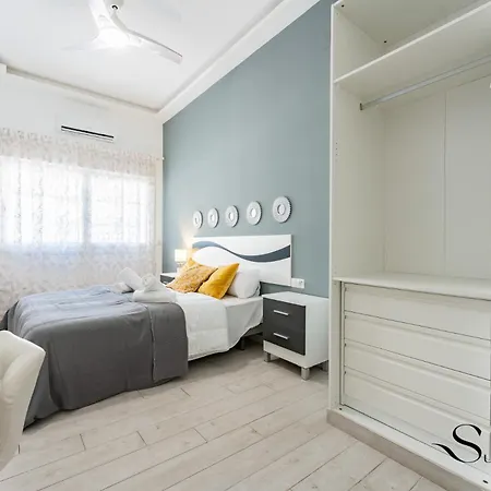 Location, 50m From The And Resaurants Benalmadena