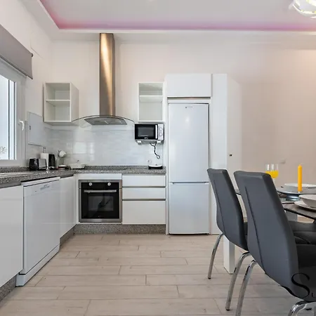 Apartment Location, 50m From The And Resaurants Benalmadena